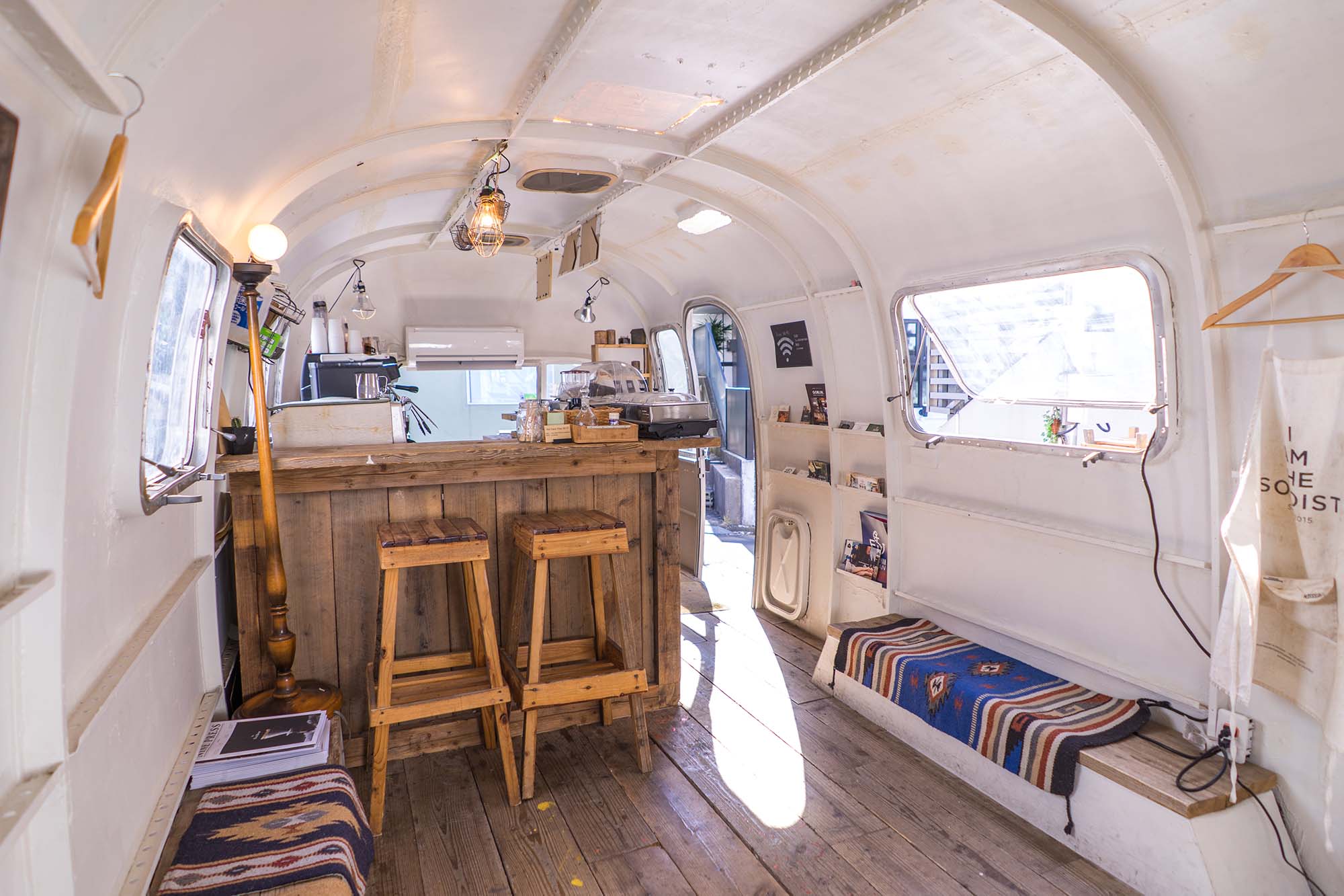 【表参道駅3分】キャンピングトレーラーやウッドデッキ！アメリカの西海外の雰囲気ただよう開放的なスペースの画像10