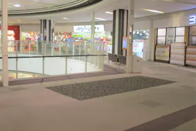 【イオンモール新瑞橋】3Fセントラルコート吹抜け(南側)