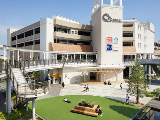 【みのおキューズモール】「⑫芝生広場」体験型イベントやワークショップ、展示イベントから大型ポップアップまで幅広く使える憩いのスペース