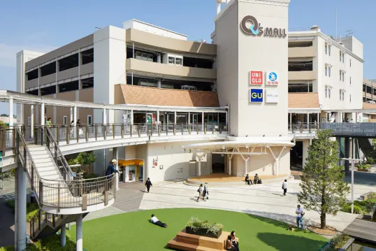 【みのおキューズモール】「⑫芝生広場」体験型イベントやワークショップ、展示イベントから大型ポップアップまで幅広く使える憩いのスペース