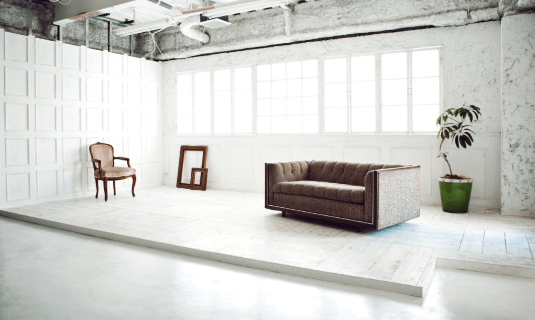 【本町駅5分】撮影や展示会に適した自然光豊かに差し込む明るい雰囲気のスタジオの画像