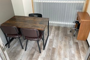 【西新宿五丁目駅3分・新宿中央公園対面・24時間営業スーパー近隣】1階・路面スペース