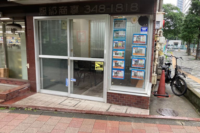 1階路面店/西隣にドラッグストアセイムス/東約50mにスーパーマルエツ