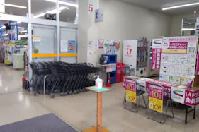 【サンデー花輪店】風除室 食物販やプロモーション等の出店に最適なホームセンター店内のイベントスペース