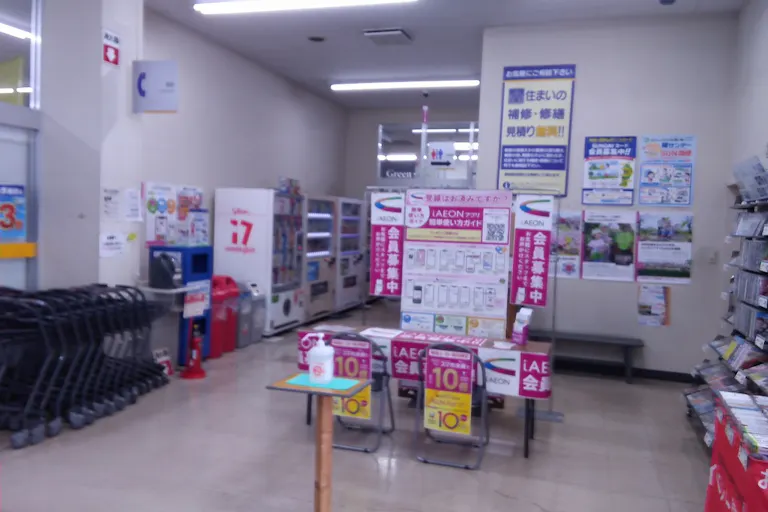 【サンデー花輪店】風除室 食物販やプロモーション等の出店に最適なホームセンター店内のイベントスペースの画像1