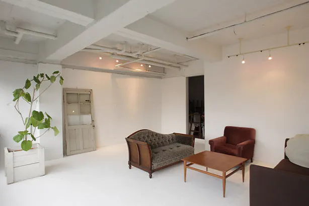 【学芸大学駅5分】アパレルの展示会場や撮影に適したビル1棟に3種のロケーションのあるイベントスペース(3Fスタジオ)