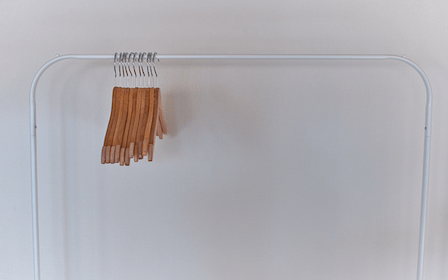 ハンガーラックなど展示会向けの什器も取り揃えております。