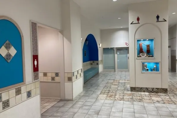 【イオンモール四條畷】全館 モール内広告(パウダールーム)