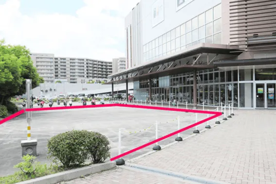 【イオンモール奈良登美ケ丘*】1F 駅前ならとみ広場