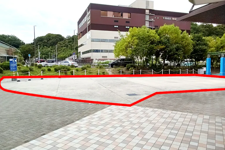 【イオンモール奈良登美ケ丘*】1F 駅前ならとみ広場の画像1
