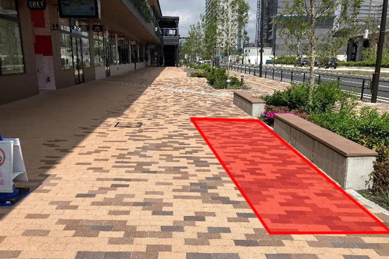 【ららテラスTOKYO-BAY】1F 通路(横断歩道前)の画像2
