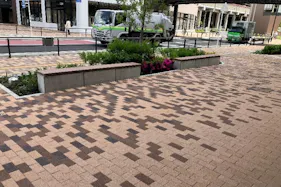 【ららテラスTOKYO-BAY】1F 通路(横断歩道前)