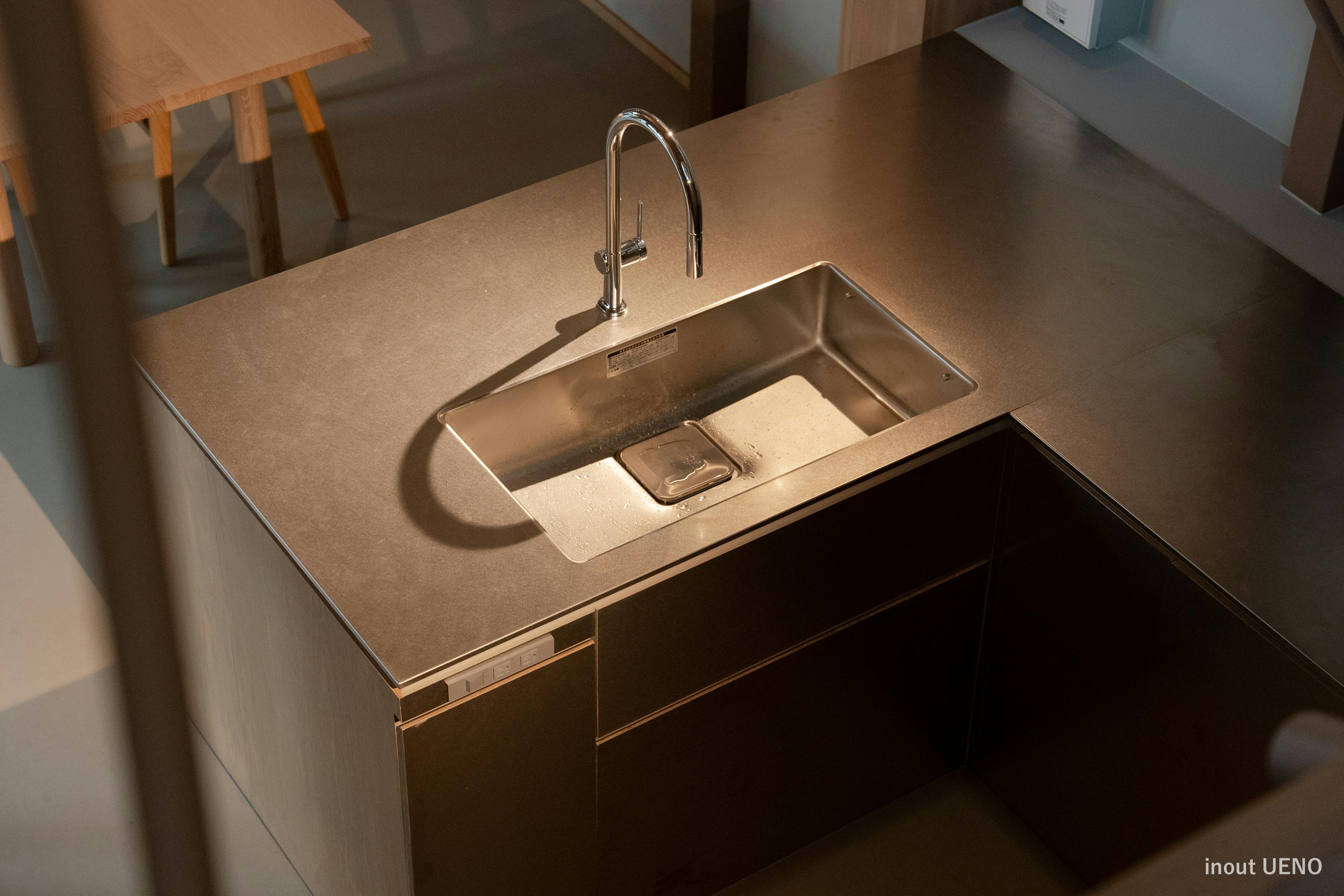 2Fから撮影したキッチン