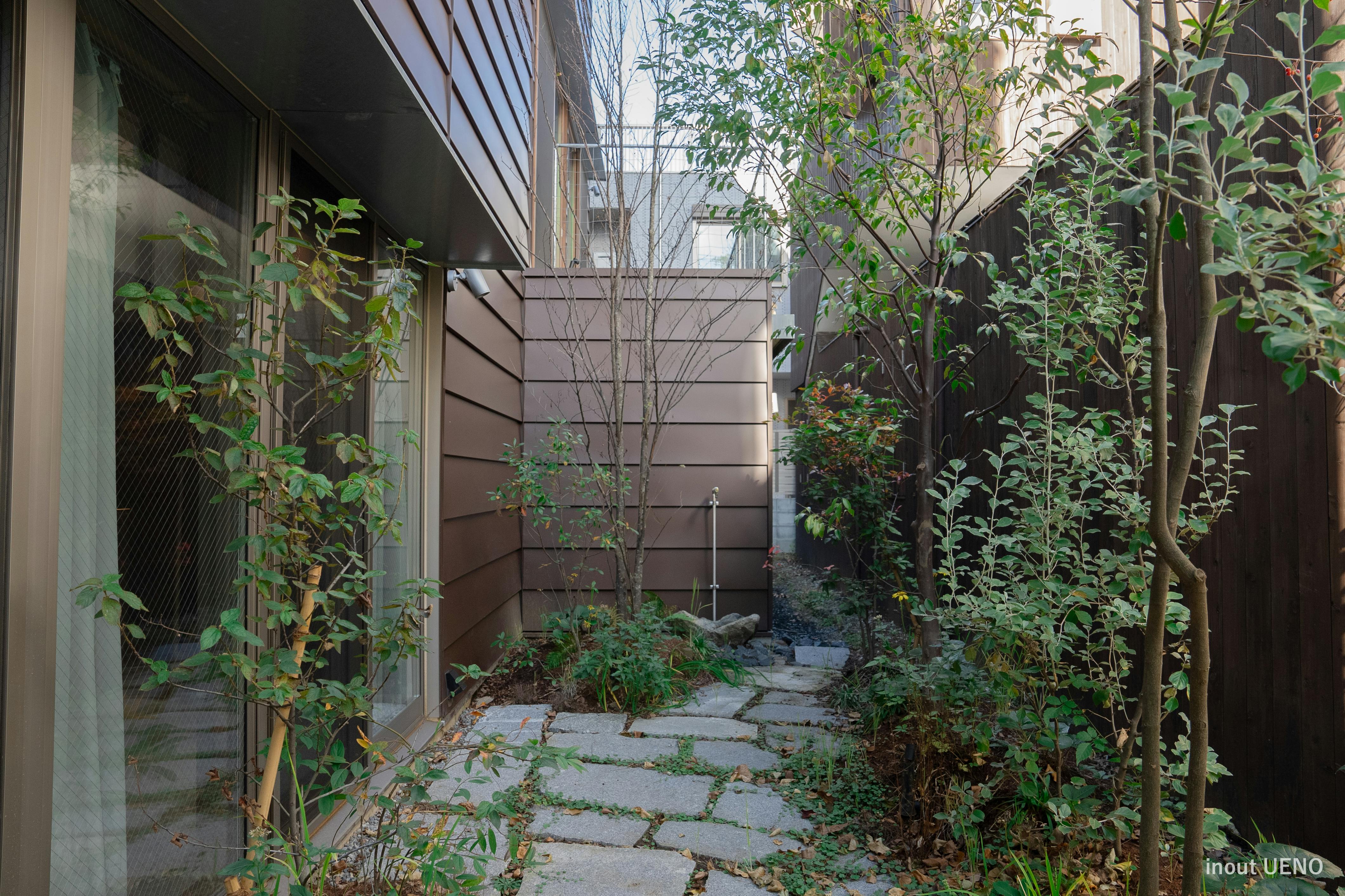 庭やテラスからのライティングも可能