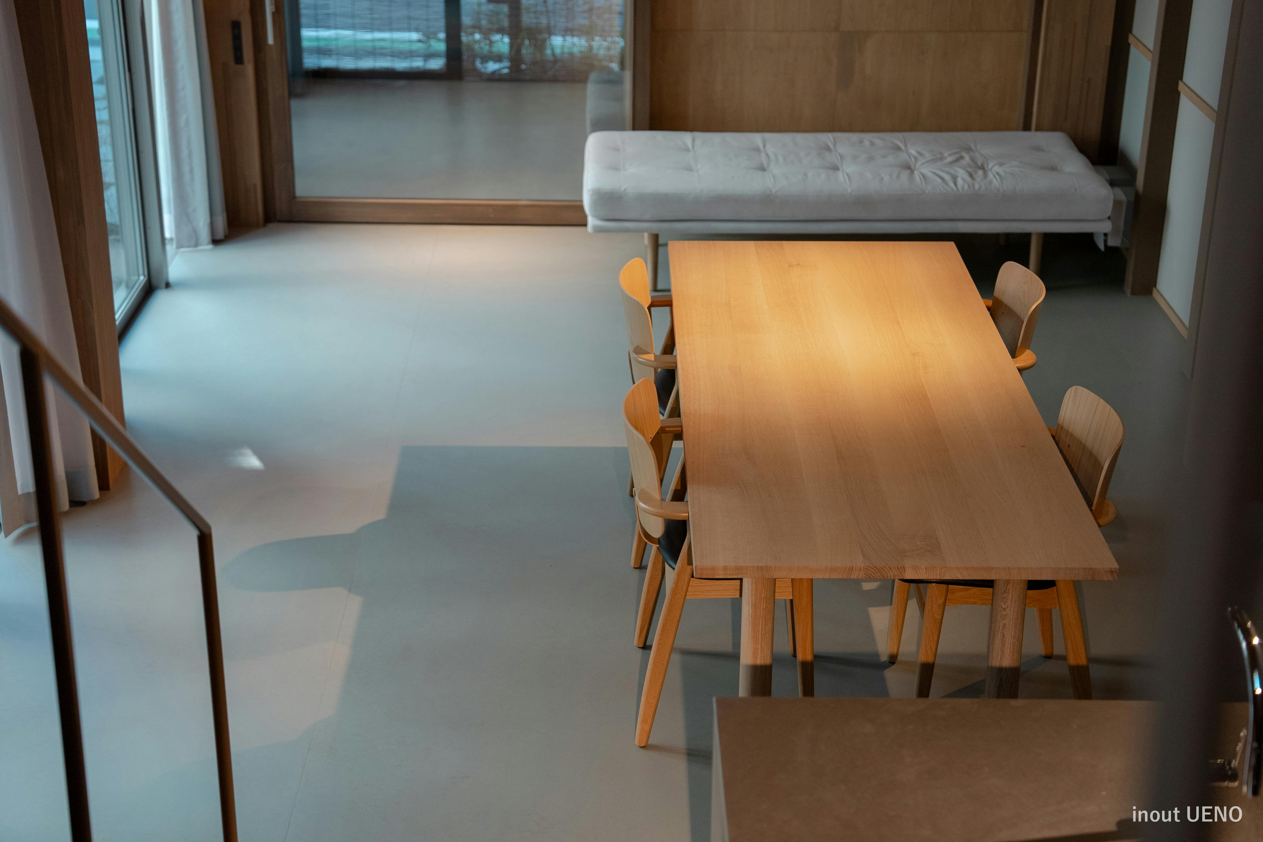 ウッドを基調としたモダンな空間