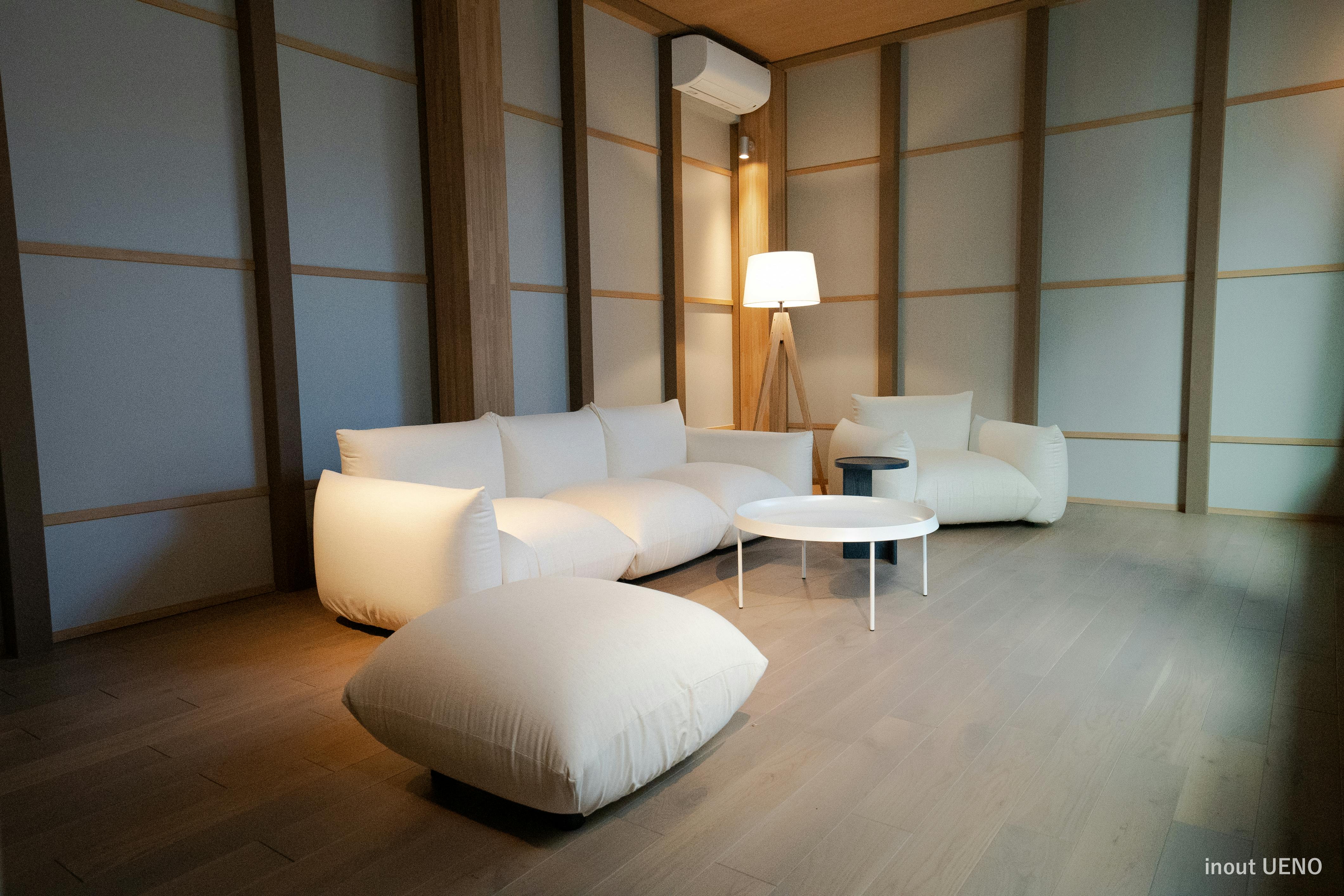 ソファーブースでの対談撮影にもおすすめ