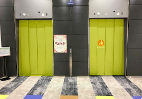 【イオンモール大和郡山】モール内広告 エレベーター