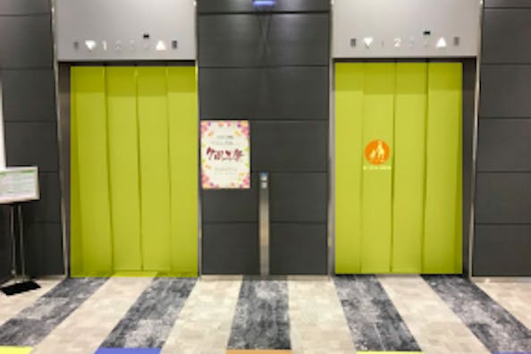 【イオンモール大和郡山】モール内広告 エレベーター