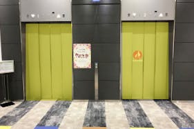 【イオンモール大和郡山】モール内広告 エレベーター