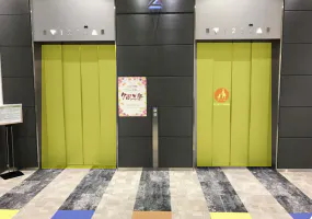 【イオンモール大和郡山】モール内広告 エレベーター