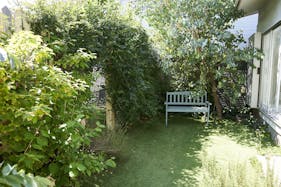 【下北沢駅5分】人気の下北沢エリア、白い広々とした空間やビンテージ感あるお部屋など商談スペース豊富で数ブランド合同での開催に適したスペース