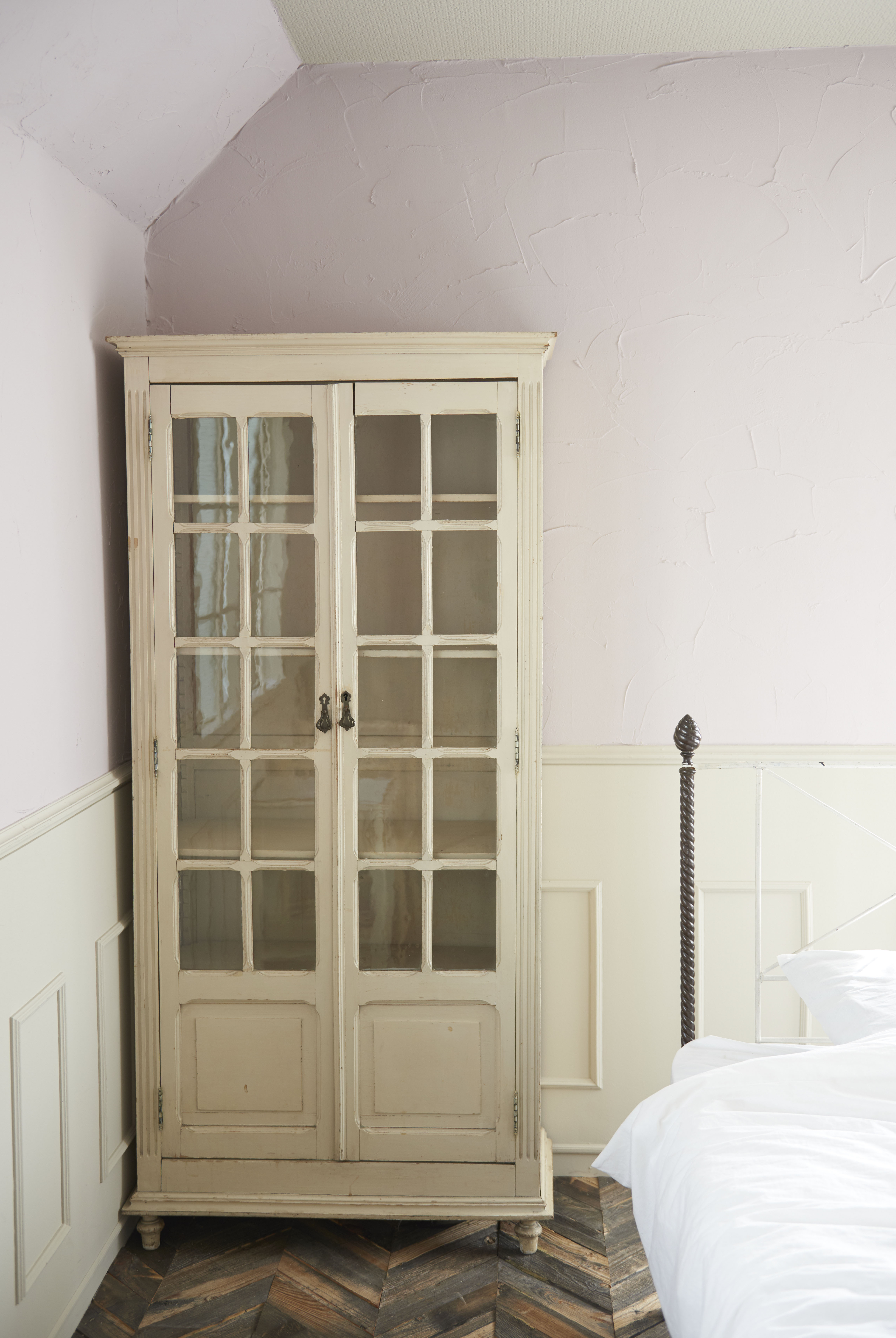 ディスプレイに向いているキャビネットもございます。