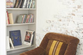 【下北沢駅5分】人気の下北沢エリア、白い広々とした空間やビンテージ感あるお部屋など商談スペース豊富で数ブランド合同での開催に適したスペース