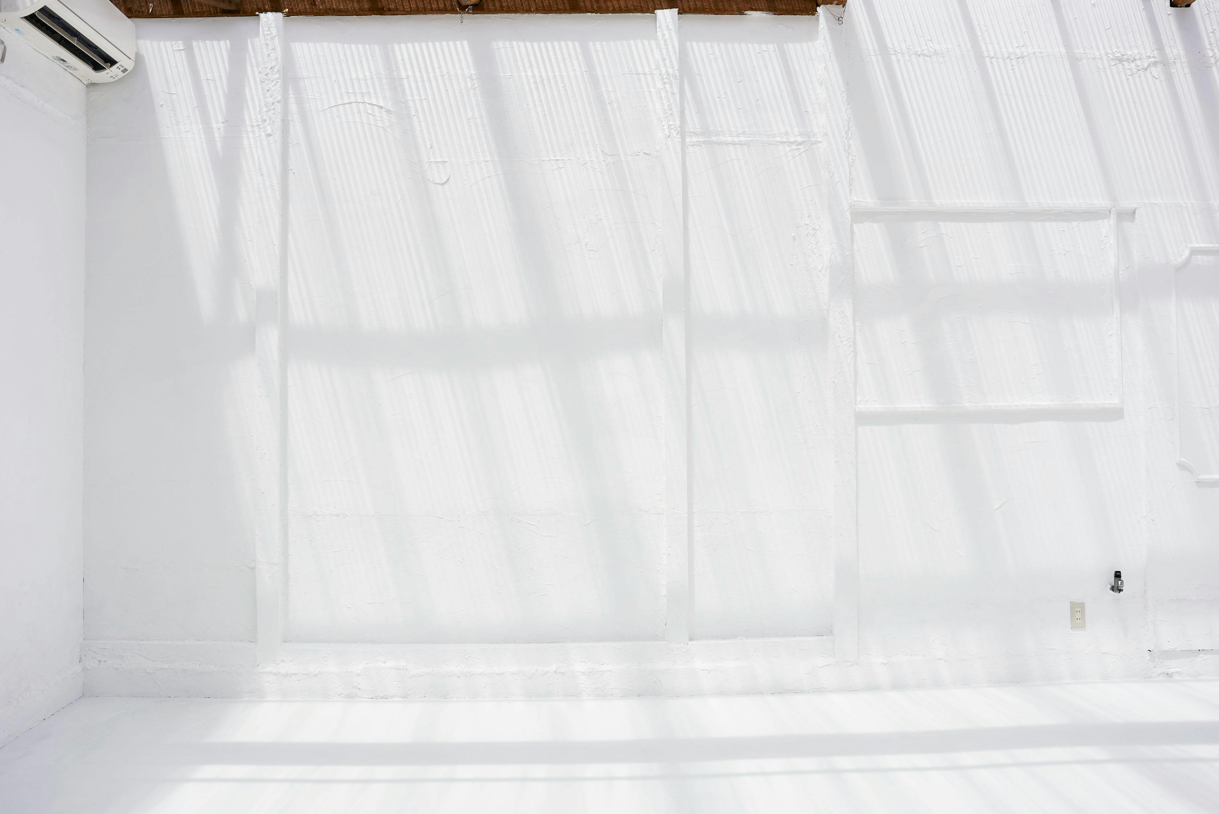 【下北沢駅5分】人気の下北沢エリア、白い広々とした空間やビンテージ感あるお部屋など商談スペース豊富で数ブランド合同での開催に適したスペース