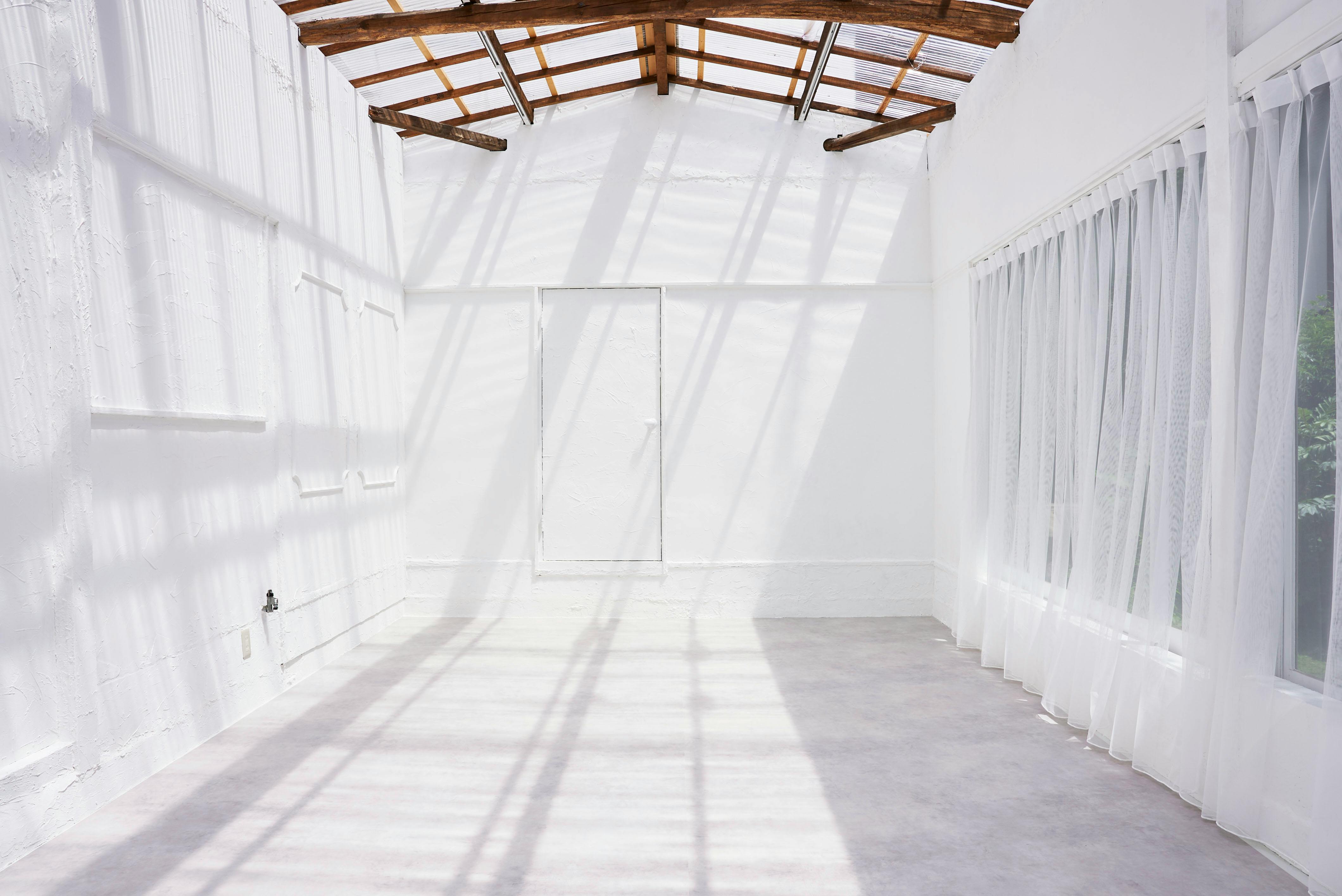 【下北沢駅5分】人気の下北沢エリア、白い広々とした空間やビンテージ感あるお部屋など商談スペース豊富で数ブランド合同での開催に適したスペース