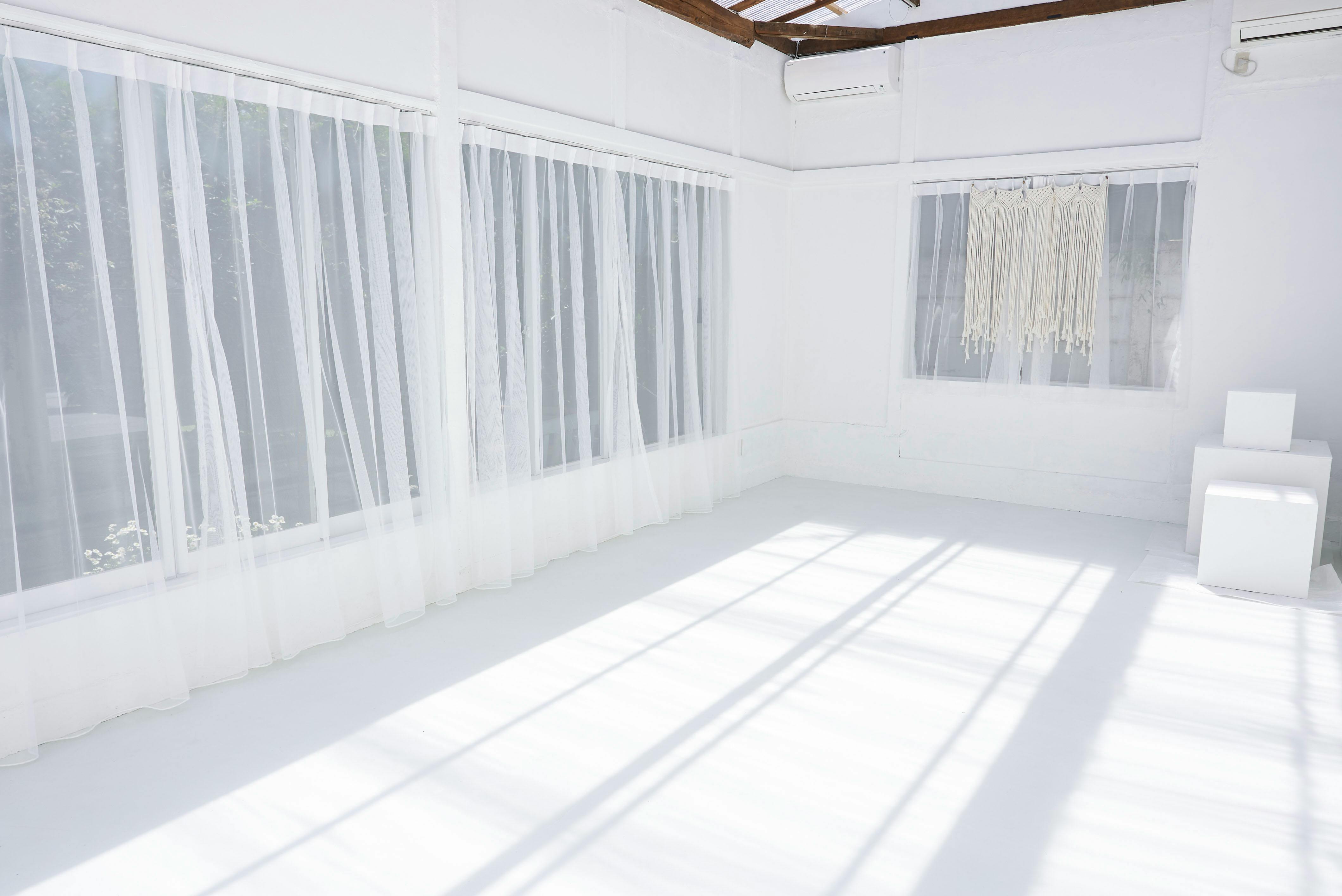 【下北沢駅5分】人気の下北沢エリア、白い広々とした空間やビンテージ感あるお部屋など商談スペース豊富で数ブランド合同での開催に適したスペース