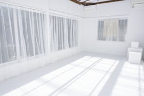 【下北沢駅5分】人気の下北沢エリア、白い広々とした空間やビンテージ感あるお部屋など商談スペース豊富で数ブランド合同での開催に適したスペース