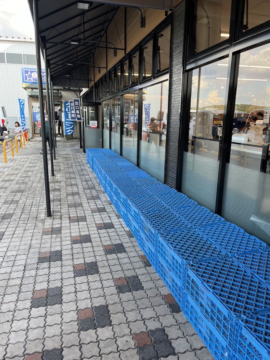 【三次オアシス店】プロモーションイベント、物販に利用可能な軒下スペースの画像