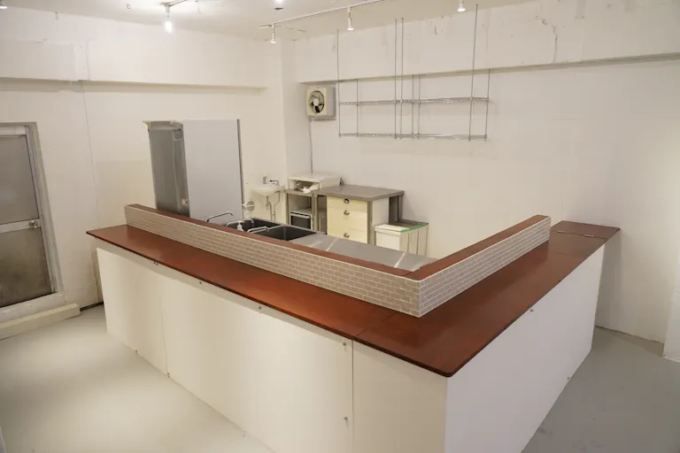 2口IHコンロ 2層シンク 温水器 冷蔵庫 電子レンジ 完備しております。