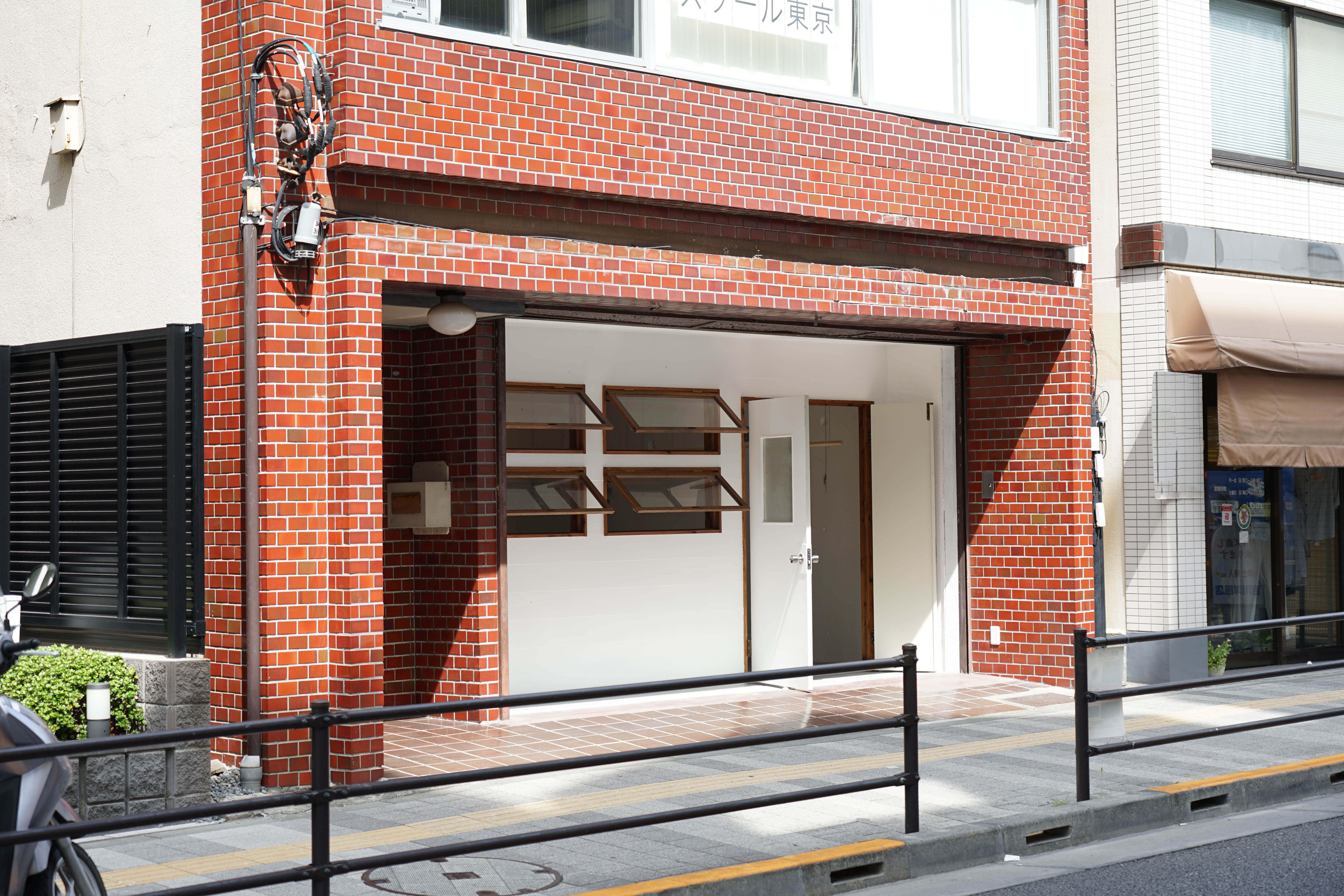 【四谷三丁目駅5分】ポップアップストアやアート展示、飲食イベントに最適な飲食営業許可取得済の路面レンタルスペースの画像27