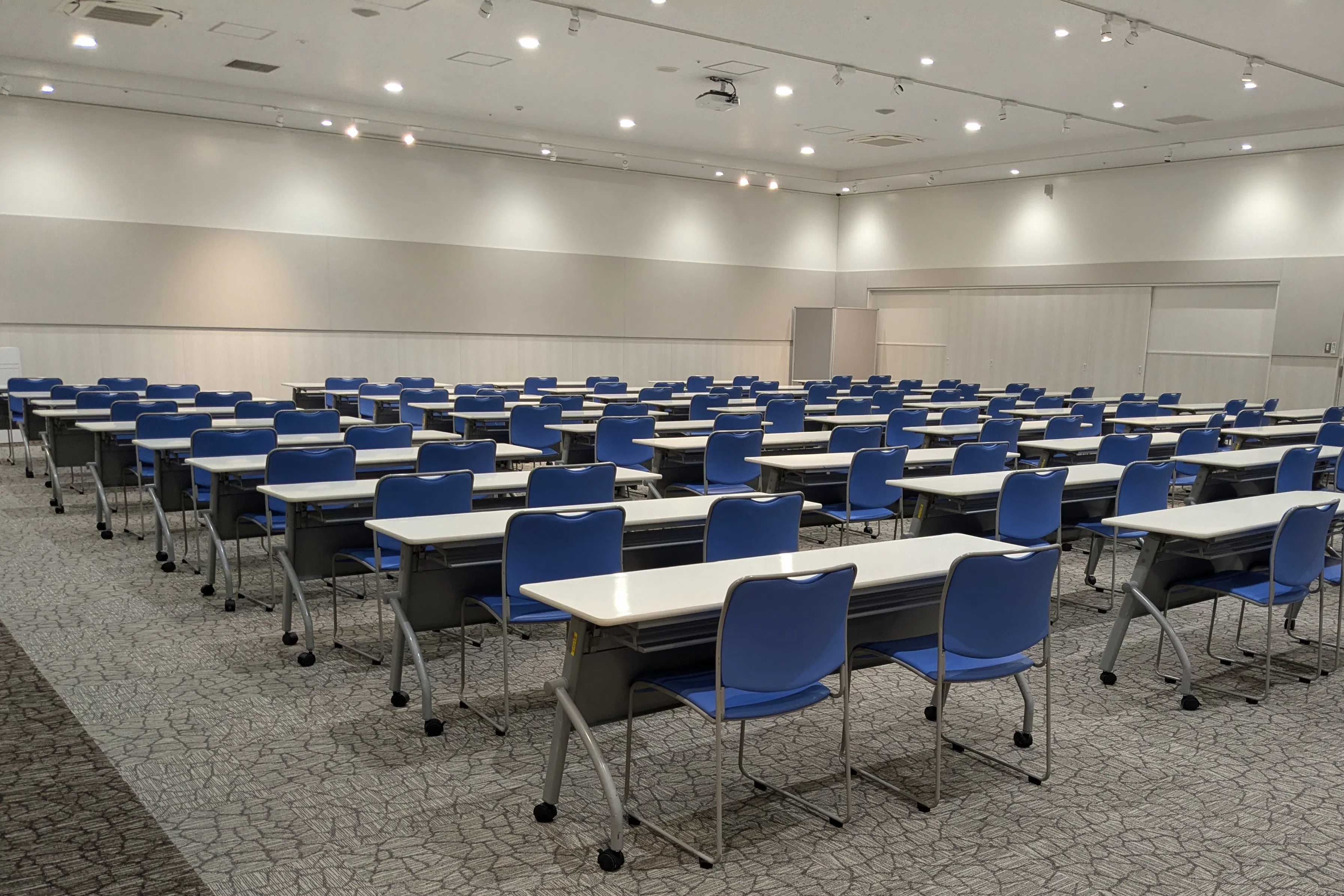 【イオンモール新小松】イオンホール