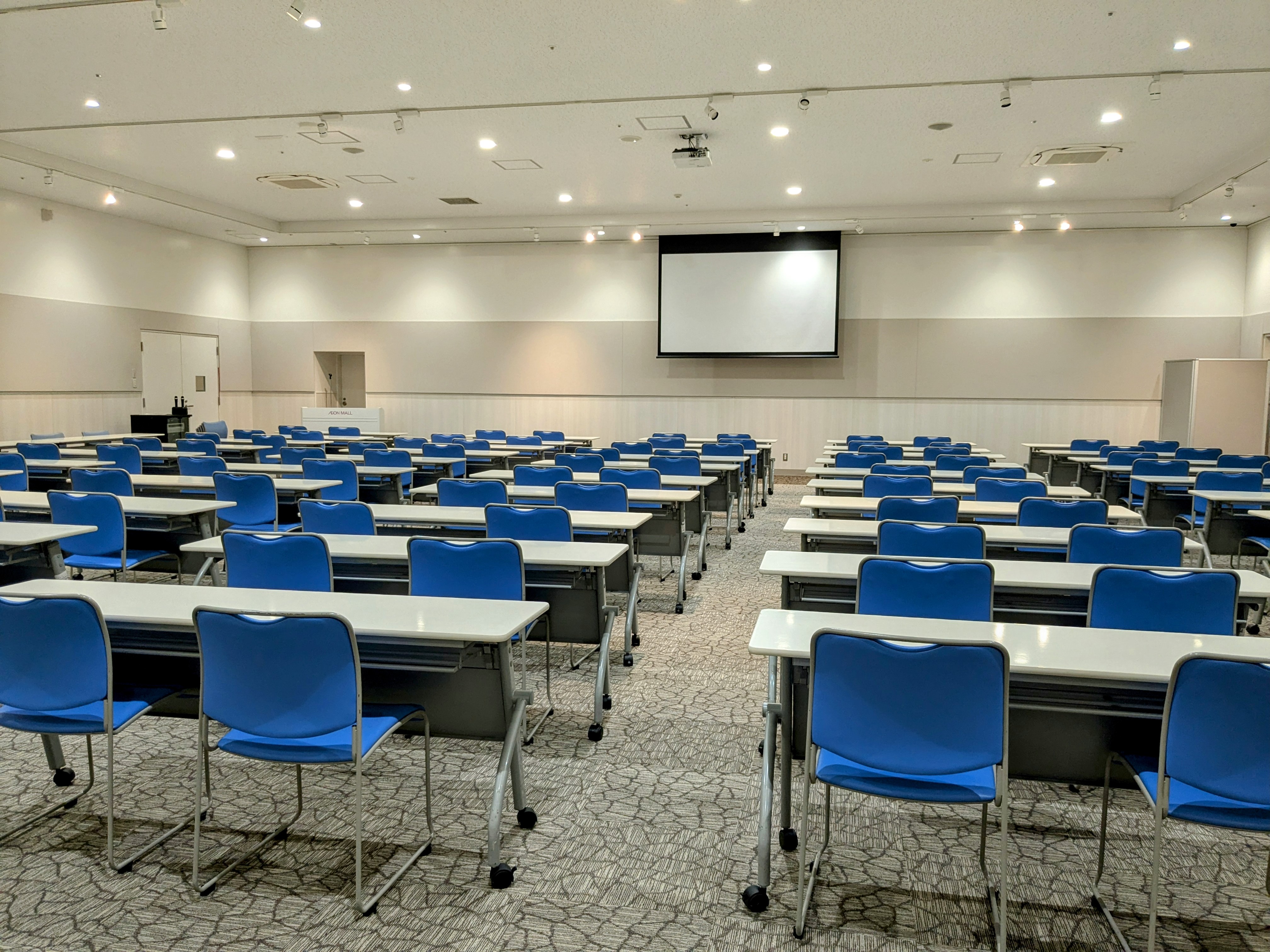 【イオンモール新小松】イオンホール