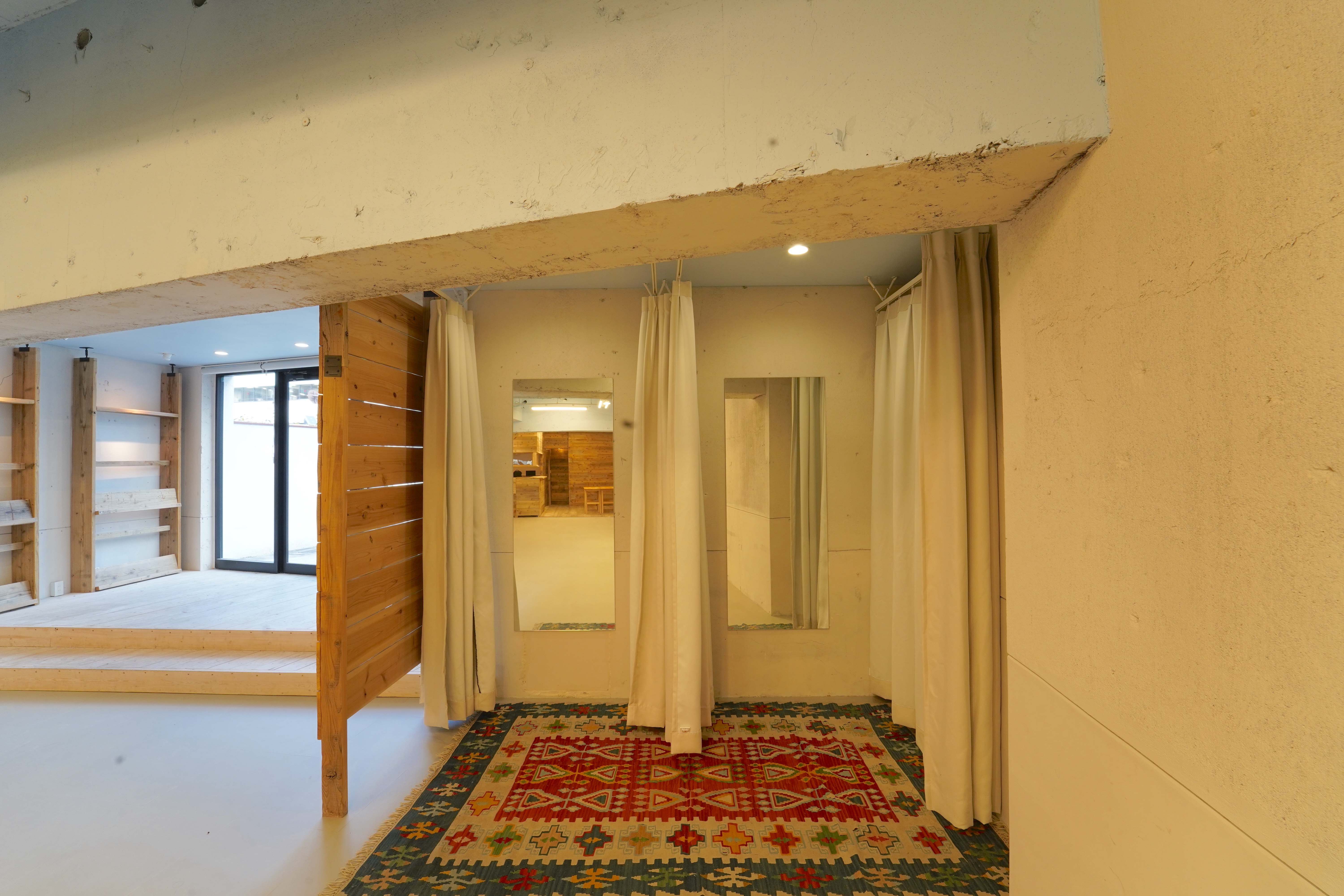 【北参道駅2分】人気の原宿・千駄ヶ谷エリアにある明治通り沿いの路面スペース / フィッティングスペースも完備の画像11