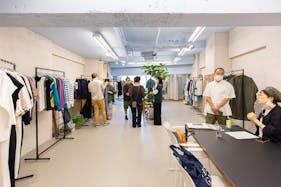 【北参道駅2分】人気の原宿・千駄ヶ谷エリアにある明治通り沿いの路面スペース / フィッティングスペースも完備