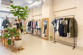 【北参道駅2分】人気の原宿・千駄ヶ谷エリアにある明治通り沿いの路面スペース / フィッティングスペースも完備