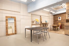 【北参道駅2分】人気の原宿・千駄ヶ谷エリアにある明治通り沿いの路面スペース / フィッティングスペースも完備