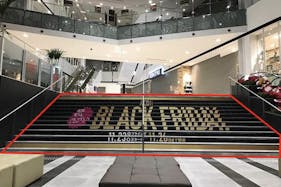 【イオンモール松本】モール内広告 階段