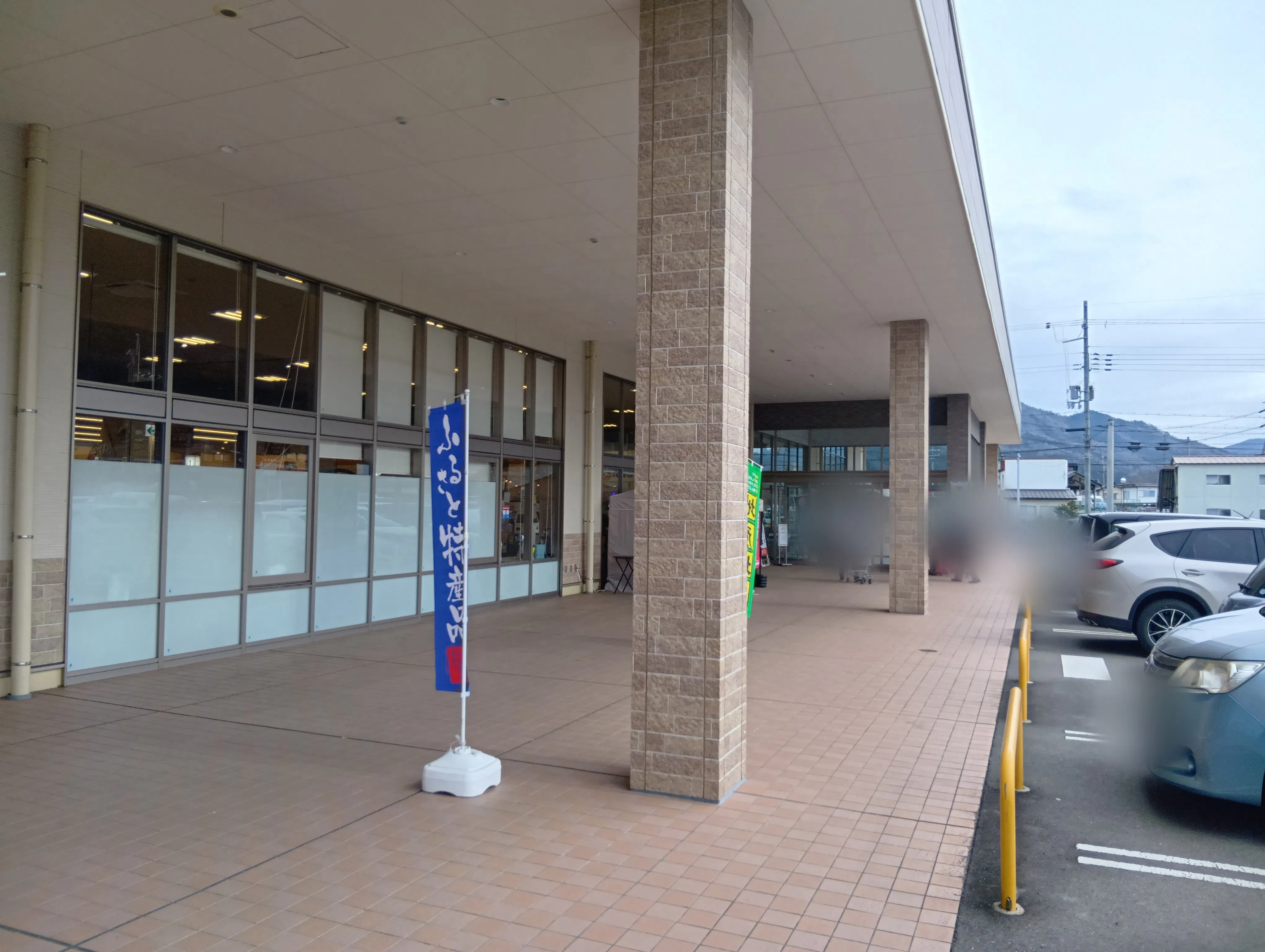 【JAファーマーズたじまんま和田山店】軒下スペースの画像