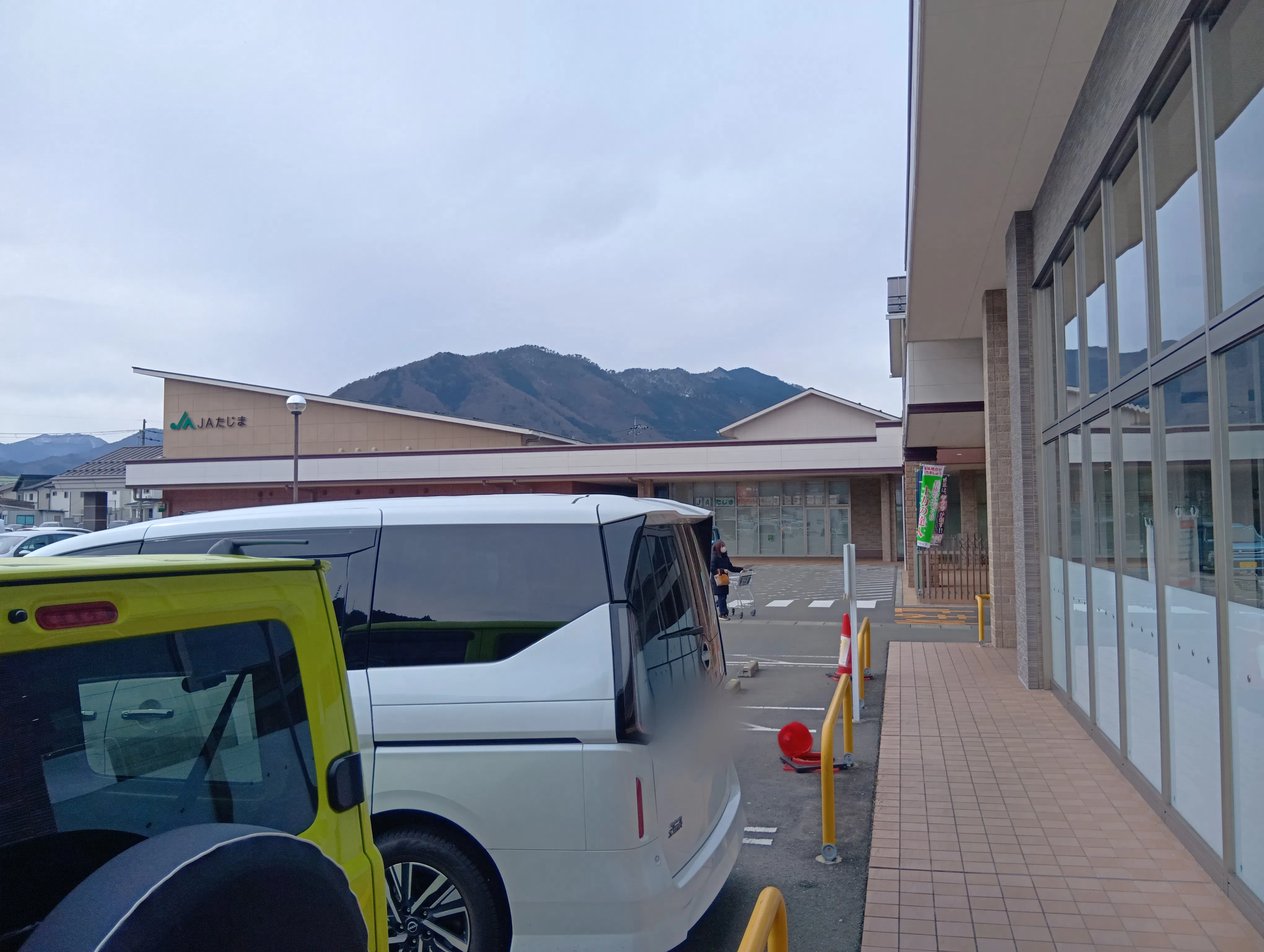 【JAファーマーズたじまんま和田山店】軒下スペース