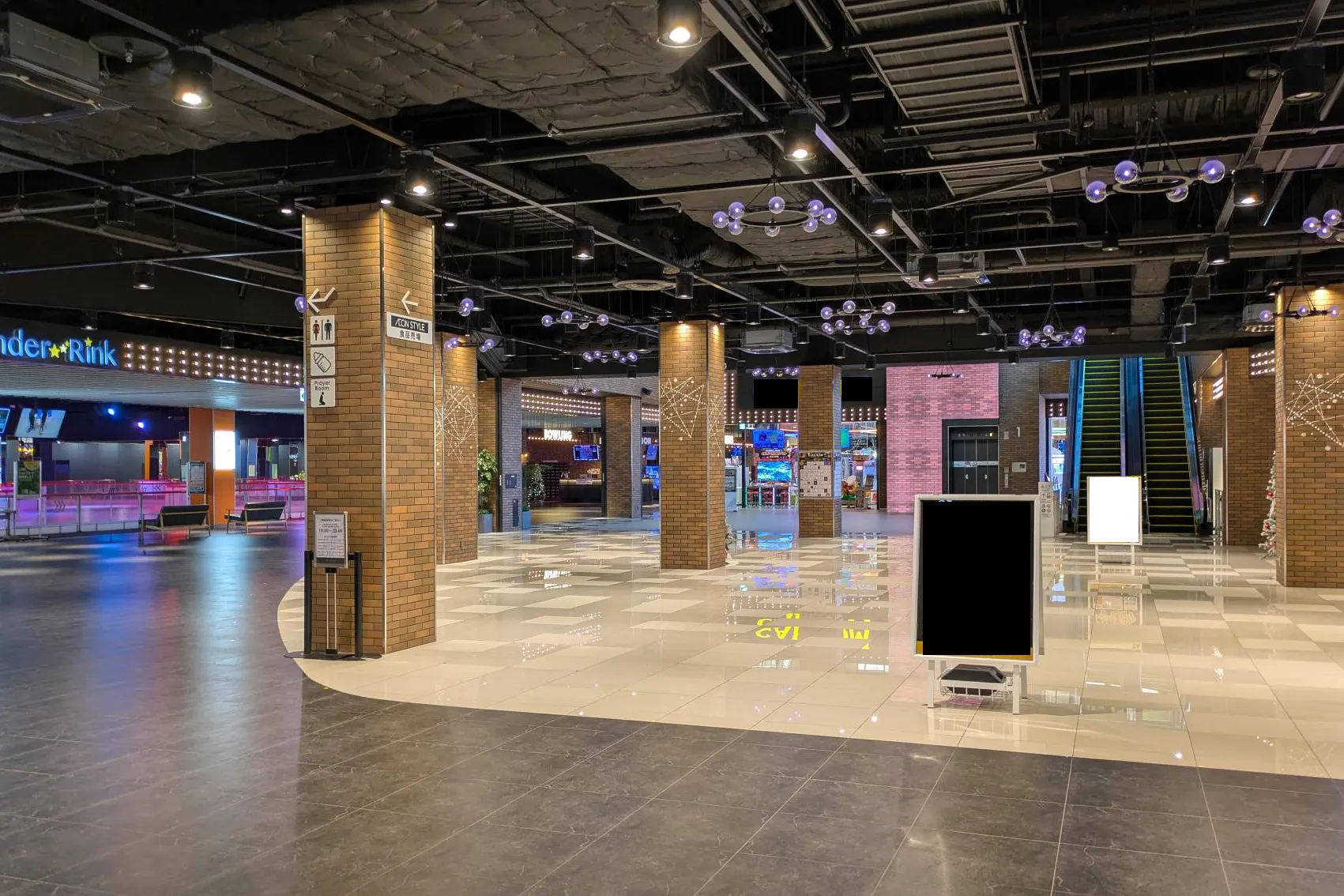 【THE OUTLETS HIROSHIMA】1F シティコートB ワンダーリンク前