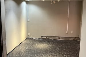 【銀座駅8分】プロモーションや展示会に最適な路面に面した視認性が高い路面スペース