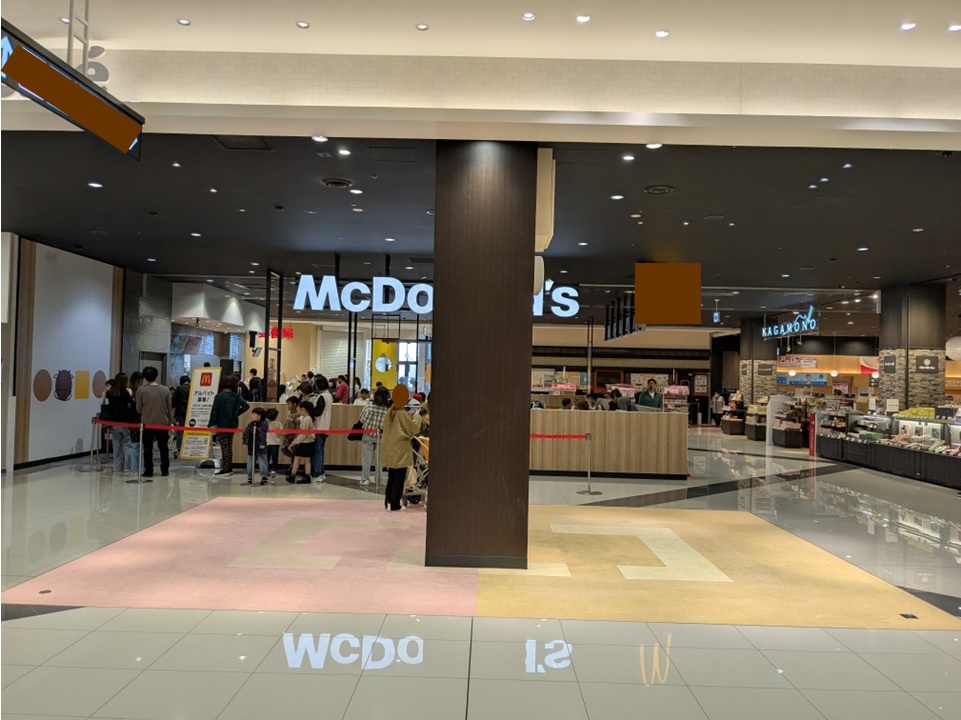 【イオンモール新小松】1Fカルディ前区画