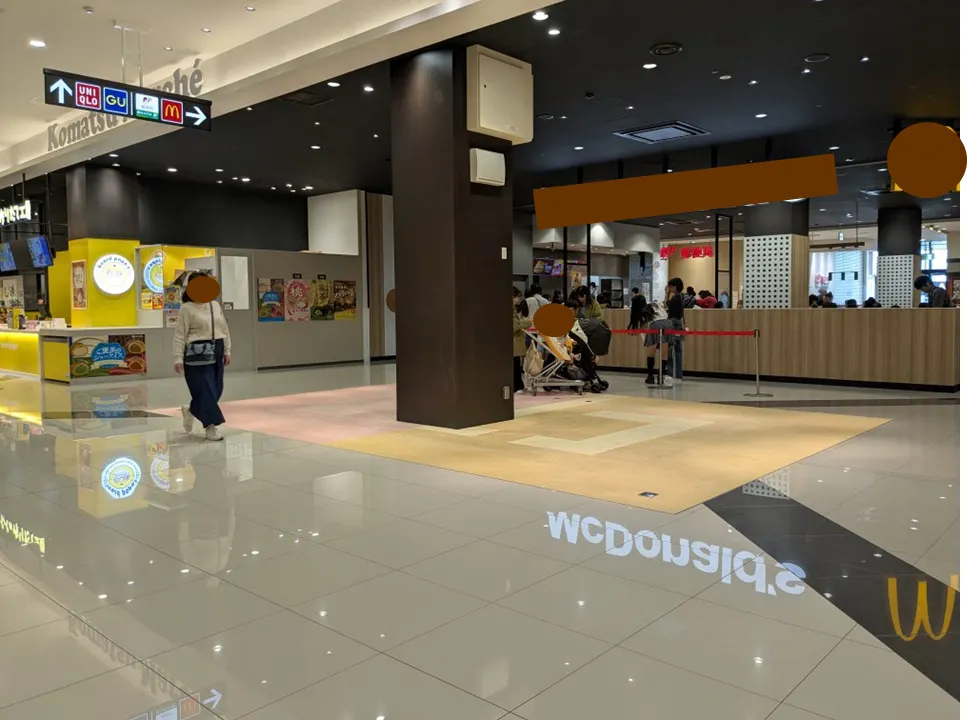 【イオンモール新小松】1Fカルディ前区画