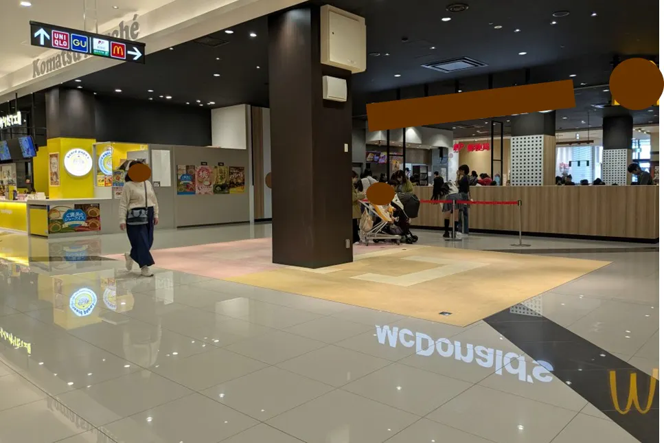 【イオンモール新小松】1Fカルディ前区画