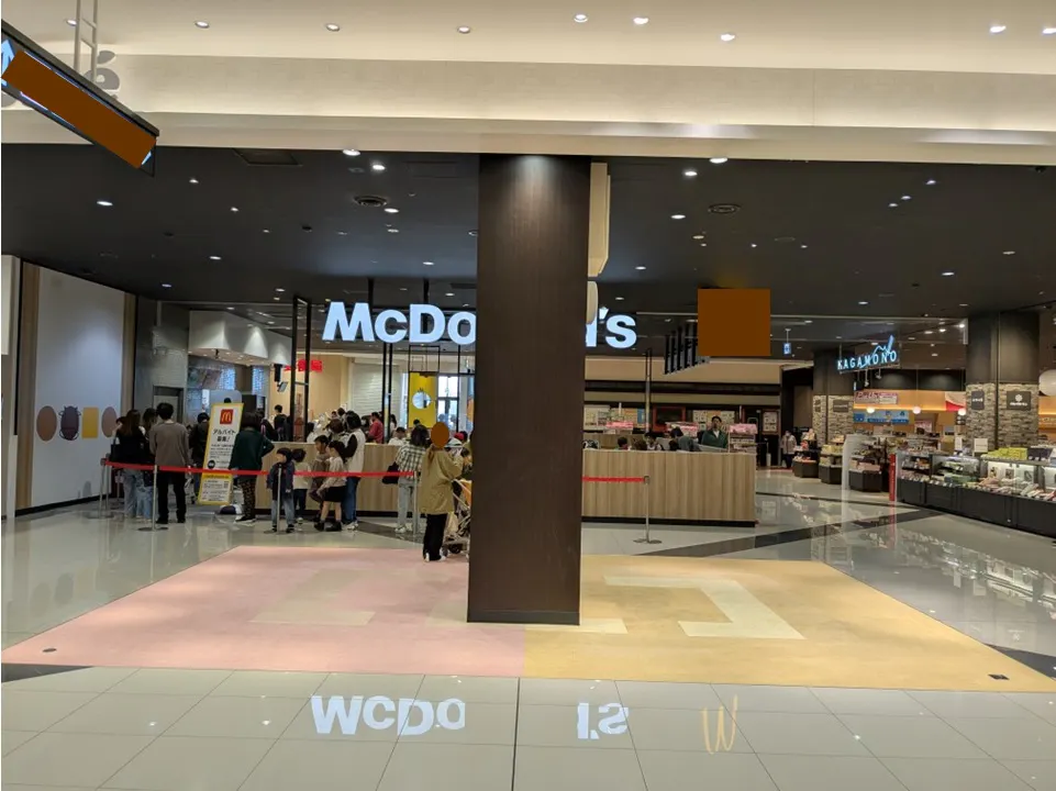 【イオンモール新小松】1Fカルディ前区画の画像