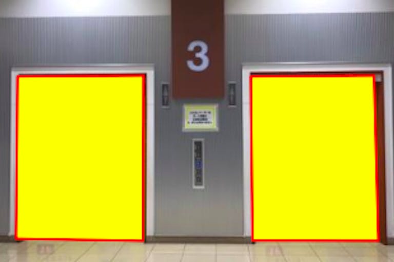 【イオンモール広島祇園】モール内広告 エレベーター扉の画像1